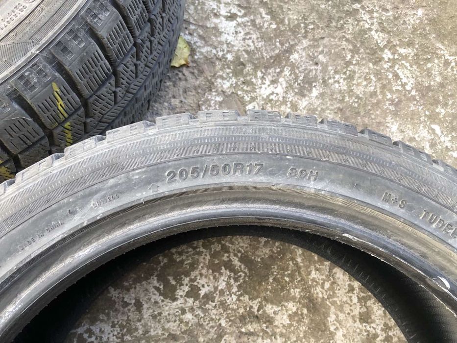 Зимова резина 205/50 R17