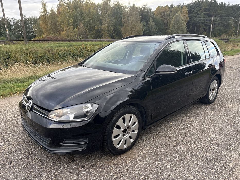 Volkswagen Golf 7 kombi.  6 biegow