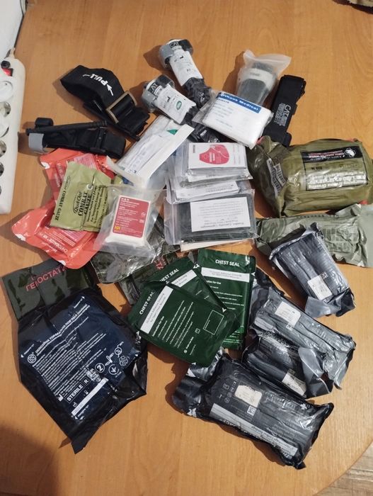 Бандажі, гемостатичні бінти та окклюзивні пов'язки