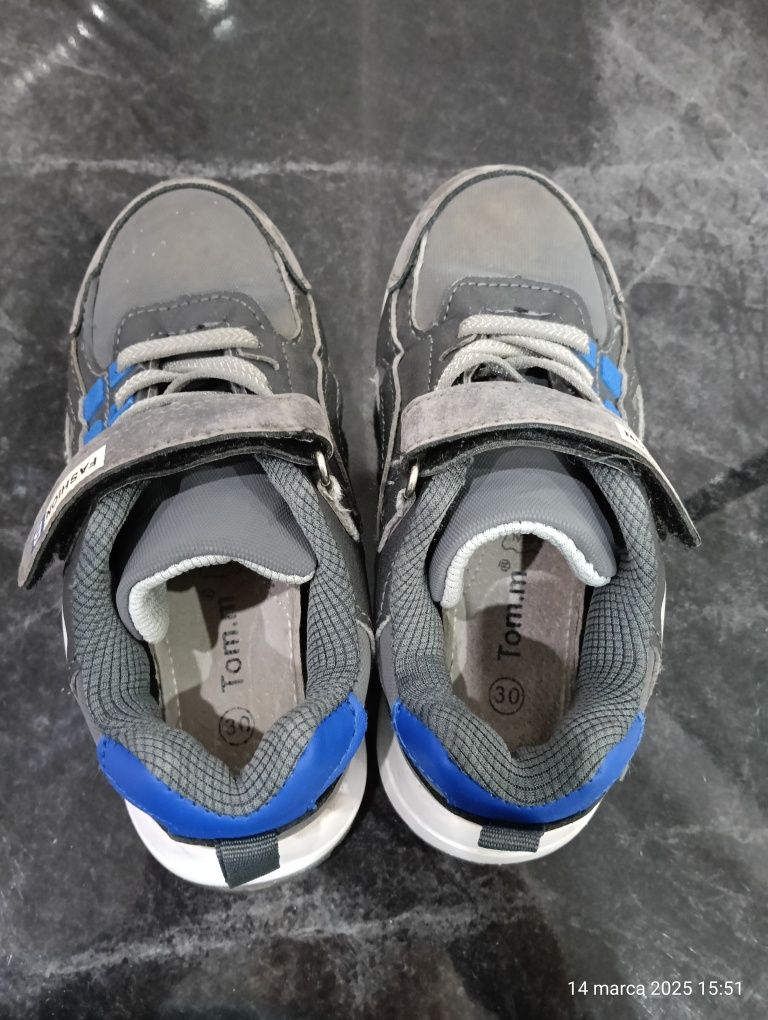 Buty sportowe chłopięce rozm. 30