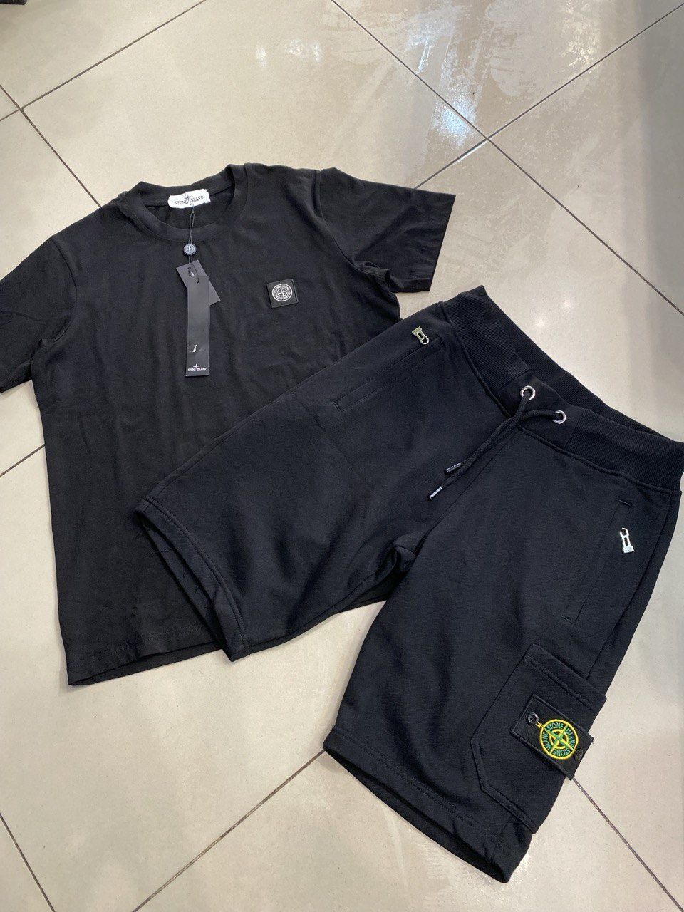 Костюм  чоловічий Stone Island. 
Новий.  Розмір S.  Виробник Ту