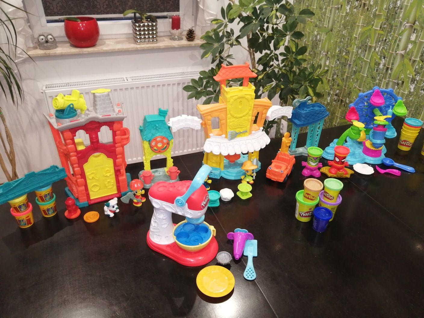 Play-Doh Town, remiza strażacka, lodziarnia i ciastkarnia, duży zestaw