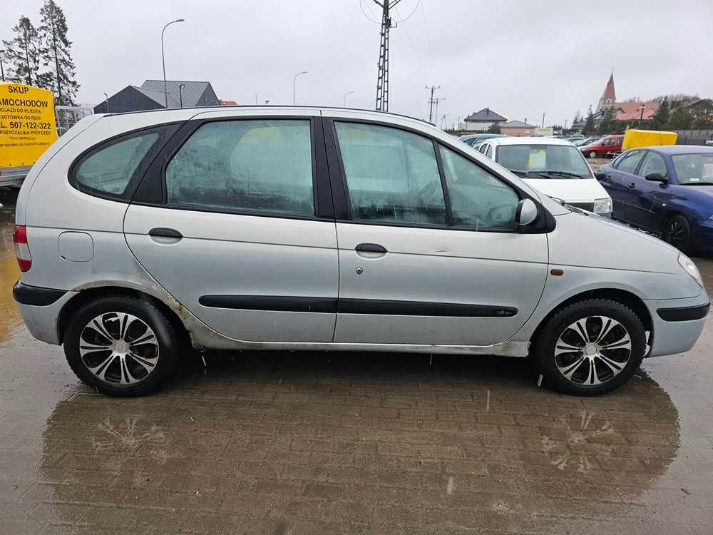 Renault Megane Scenic 1.6 benzyna 2000 rok