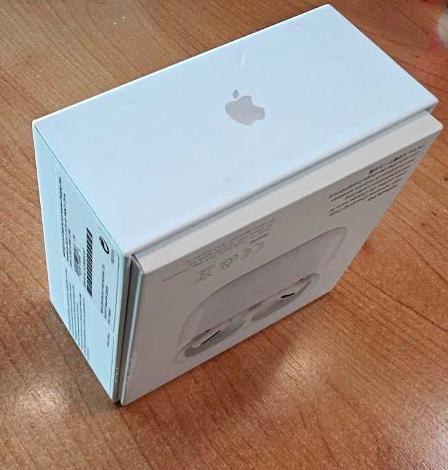 Apple AirPods Pro with Wireless Charging Case – MWP22TY - Branco