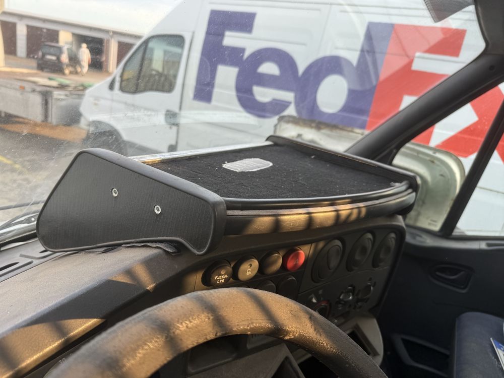 Półka na deske iveco daily 99-06r