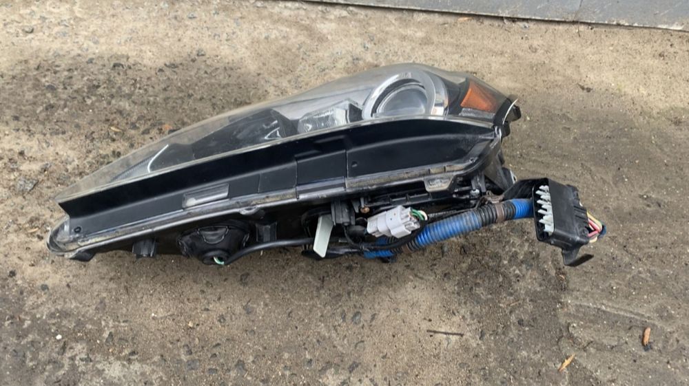 Левая фара Lexus Is темная фара левая на Лексус Ис  оригинал ксенон