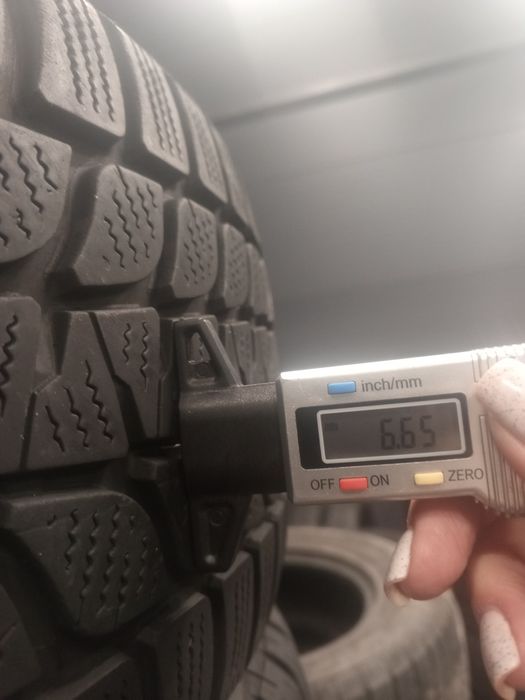 235 60 R17 BRIDGESTONE Blizzak LM 25, Зимові шини б/у