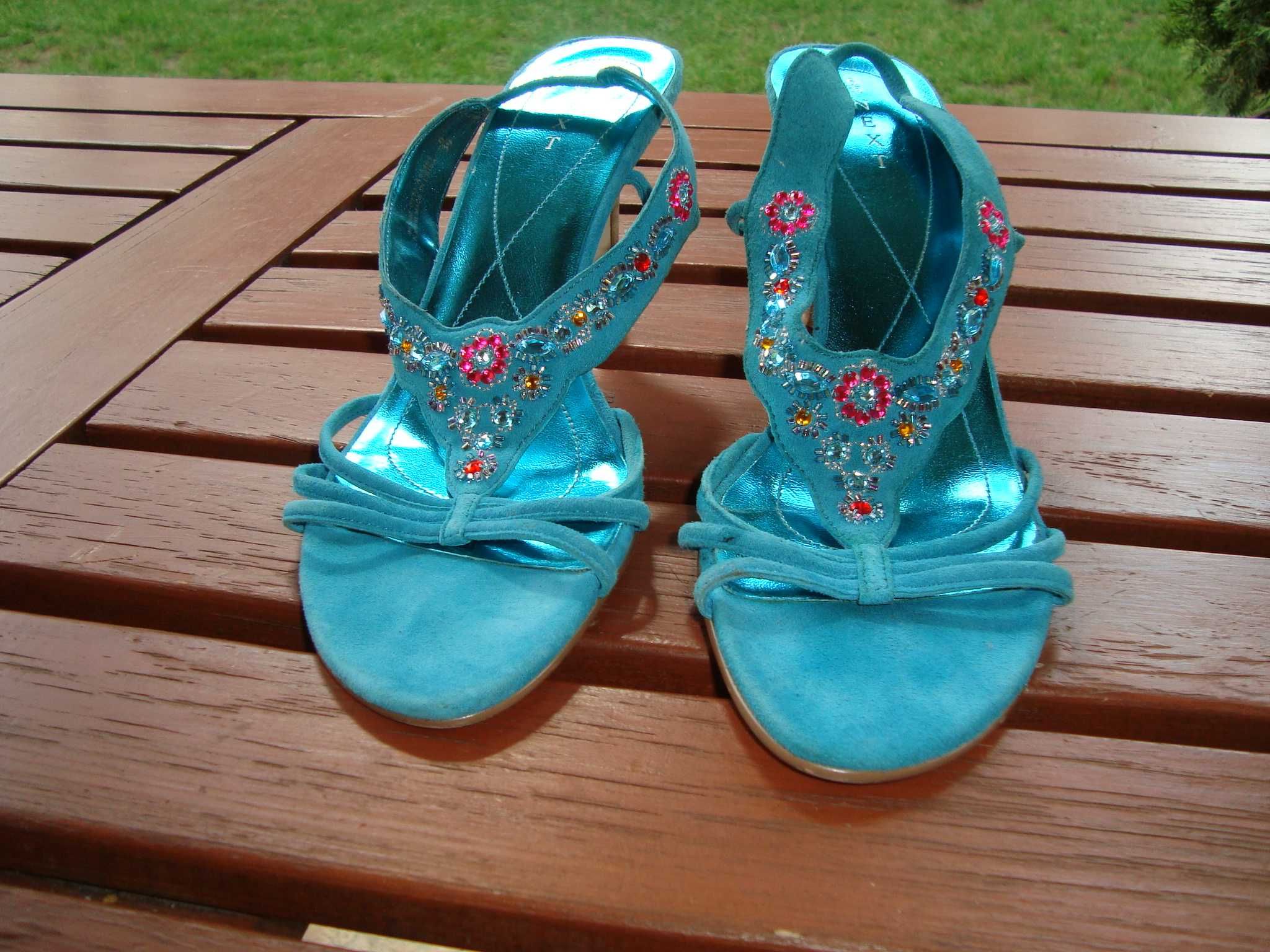 pantofle-sandałki niebieskie  rozm.  39  nowe