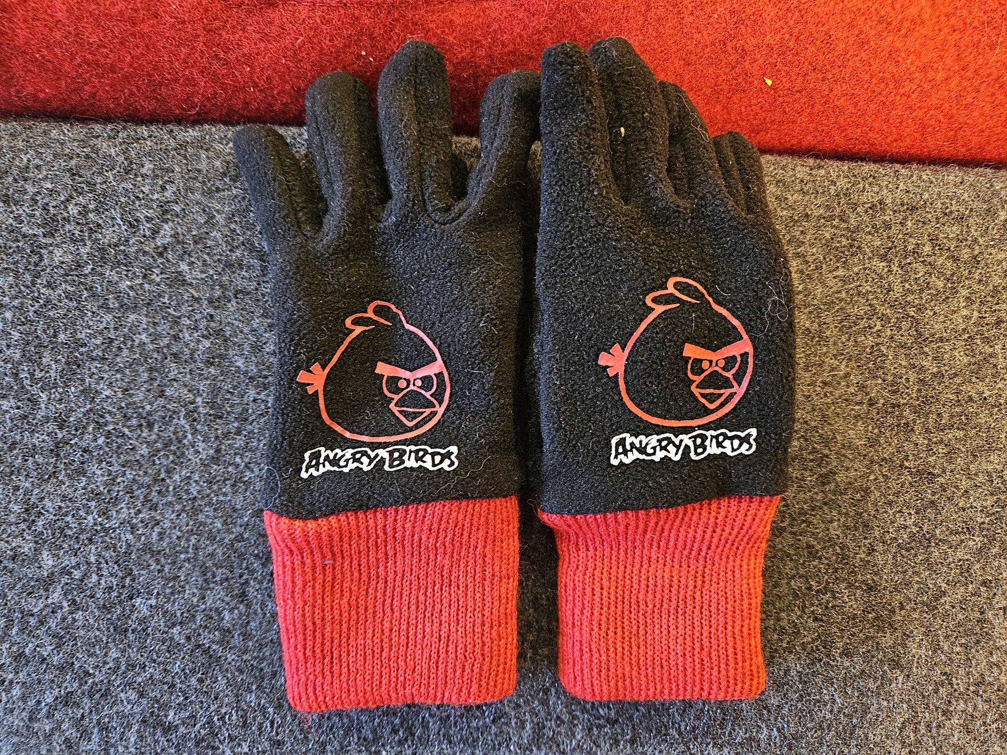 Rękawiczki dwie pary 98-104 Psi Patrol - Angry Birds