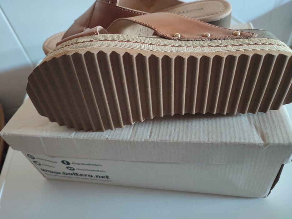 Chinelos novos Bottero