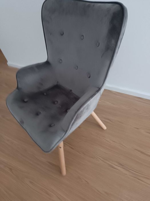 Cadeirão cinza veludo como novo