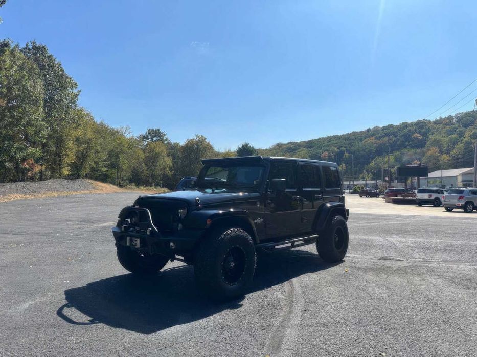 Jeep Wrangler Unlimited Freedom Edition      2014
