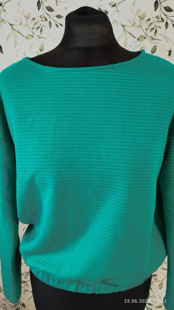 Sweter oversize z gumką w pasie
