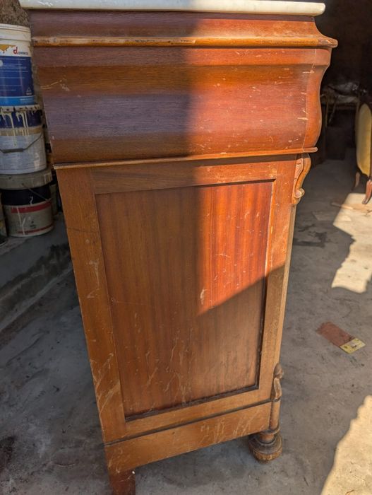 Cómoda com pedra marmore