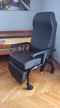 Nowy fotel na kółkach, wózek rehabilitacyjny, geriatryczny vermeiren