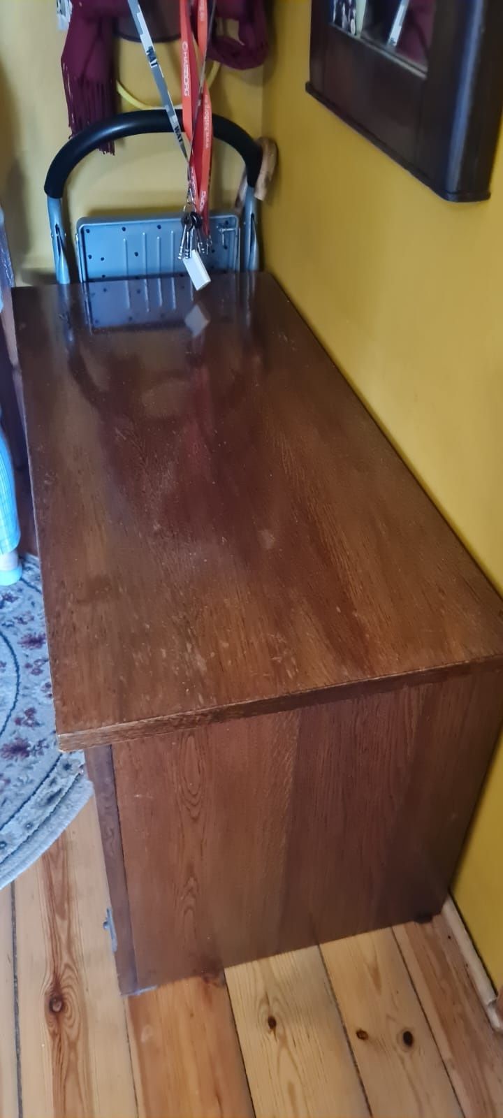 Komoda na szaliki