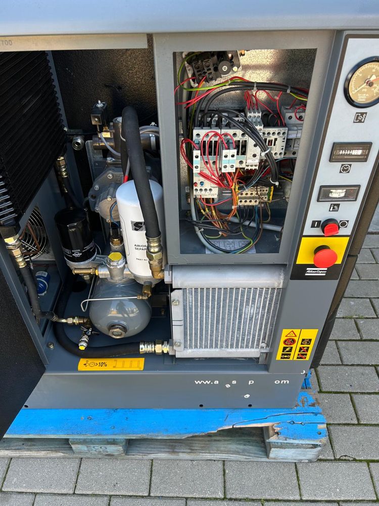 Kompresor  śrubowy ATLAS COPCO GA5 5.5kw 9.75 bar + OSUSZACZ