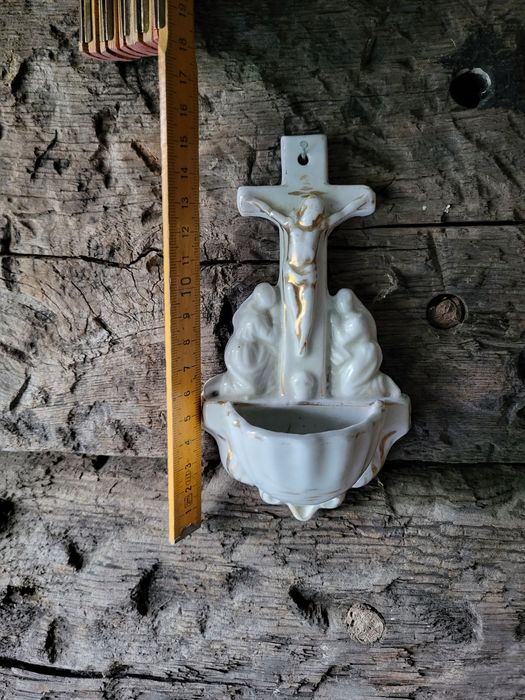 Kropielnica Golgota Krzyż dwie Marie