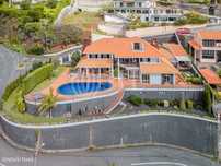 Moradia T4 com vista mar e piscina no Funchal, Madeira