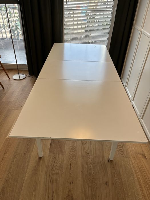 Bialy rozkladany stol Ikea