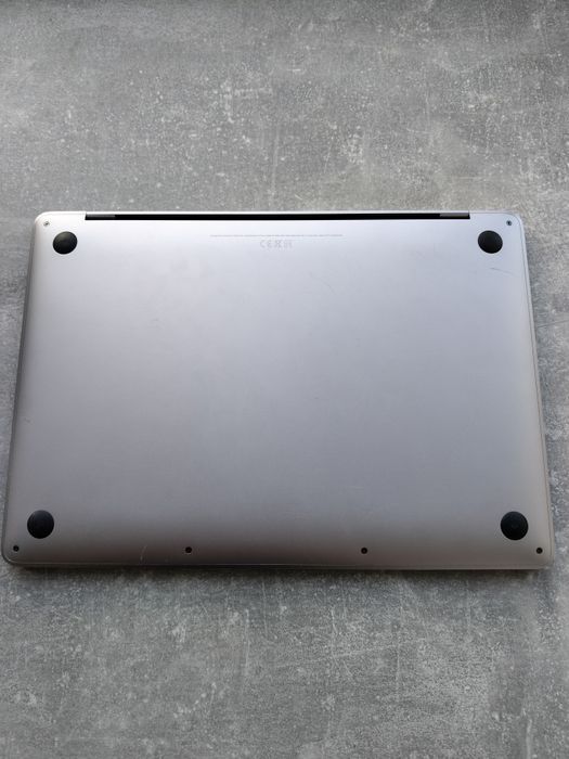 Ноутбук macbook pro 13 2017 i7  16/256  A1708