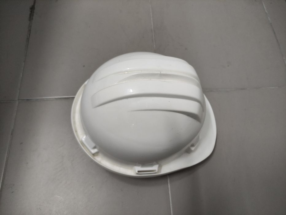 Capacete de obra branco