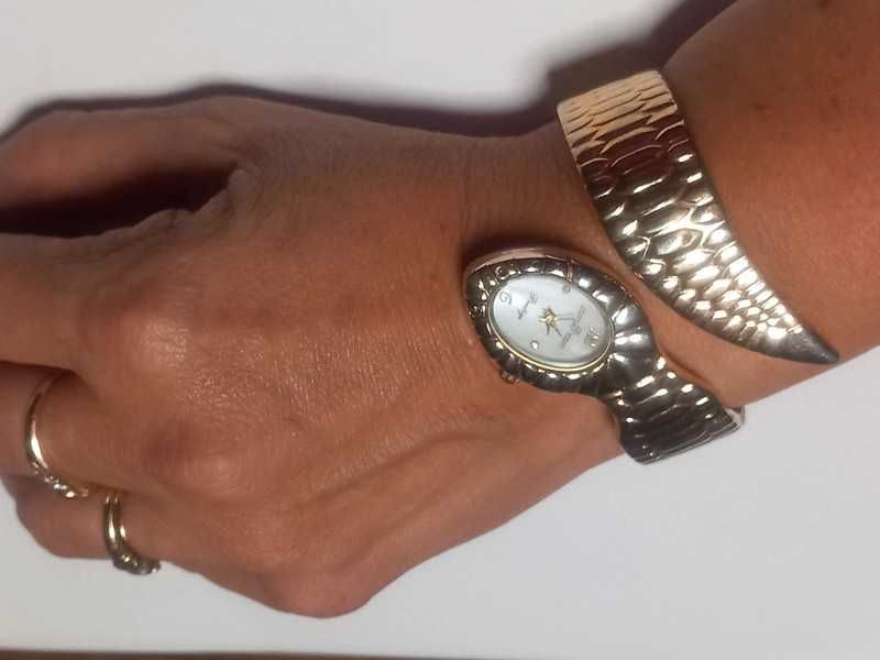 Elegancki zegarek damski na rękę 