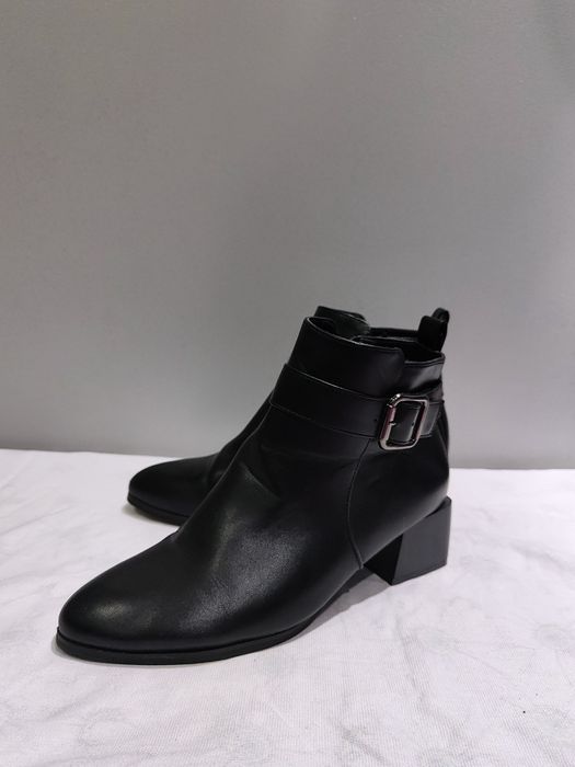 Czarne półbuty jazzówki botki sznurowane na obcasie rozmiar 38