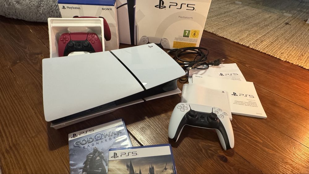 PS 5 Slim + Comando Extra + 2 Jogos