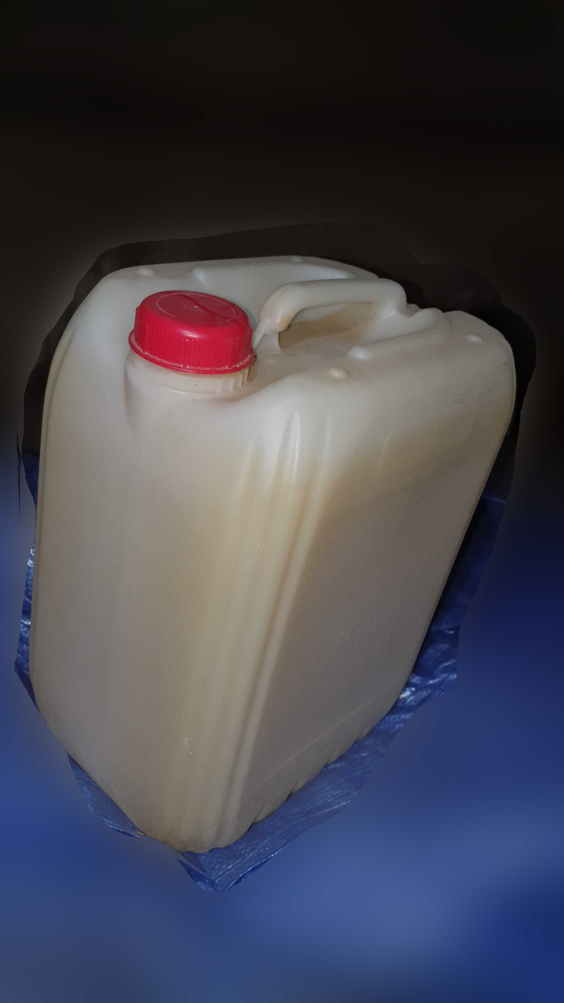 Бочка пластиковая пищевая 750л КРАН  канистры 20Л и баки под топливо
