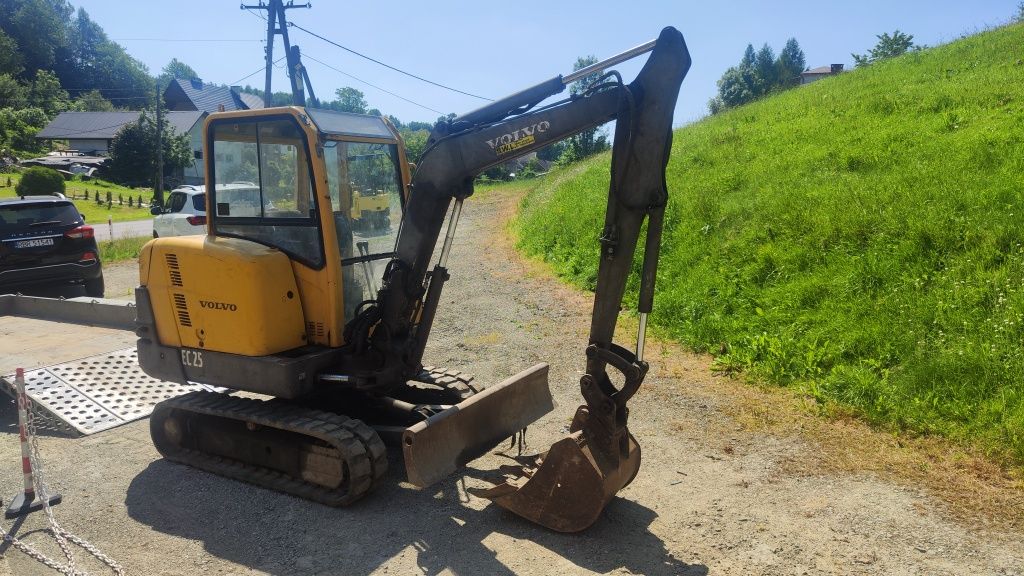 Minikoparka Volvo EC25 2.8T mini koparka uszkodzona