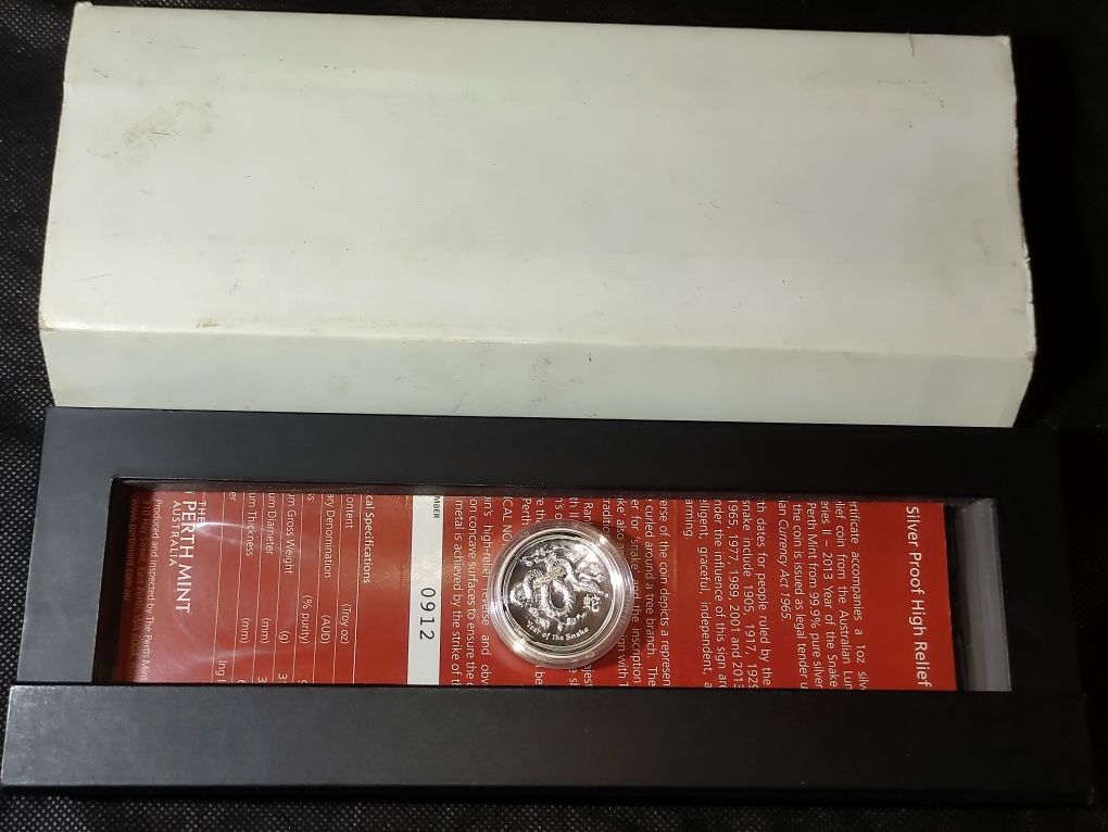 Серебряная монета год змеи 1 доллар 2013 Австралия 31,1 грамм 999