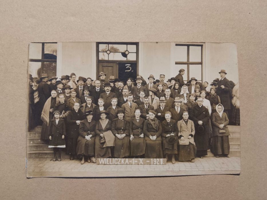 stara pocztówka zdjęcie grupowe wieliczka 1921 rok