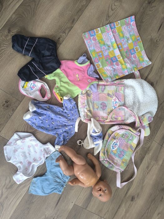 Lalka Zapf, Baby born, ubranka, becik/nosidełko, torba/przewijak