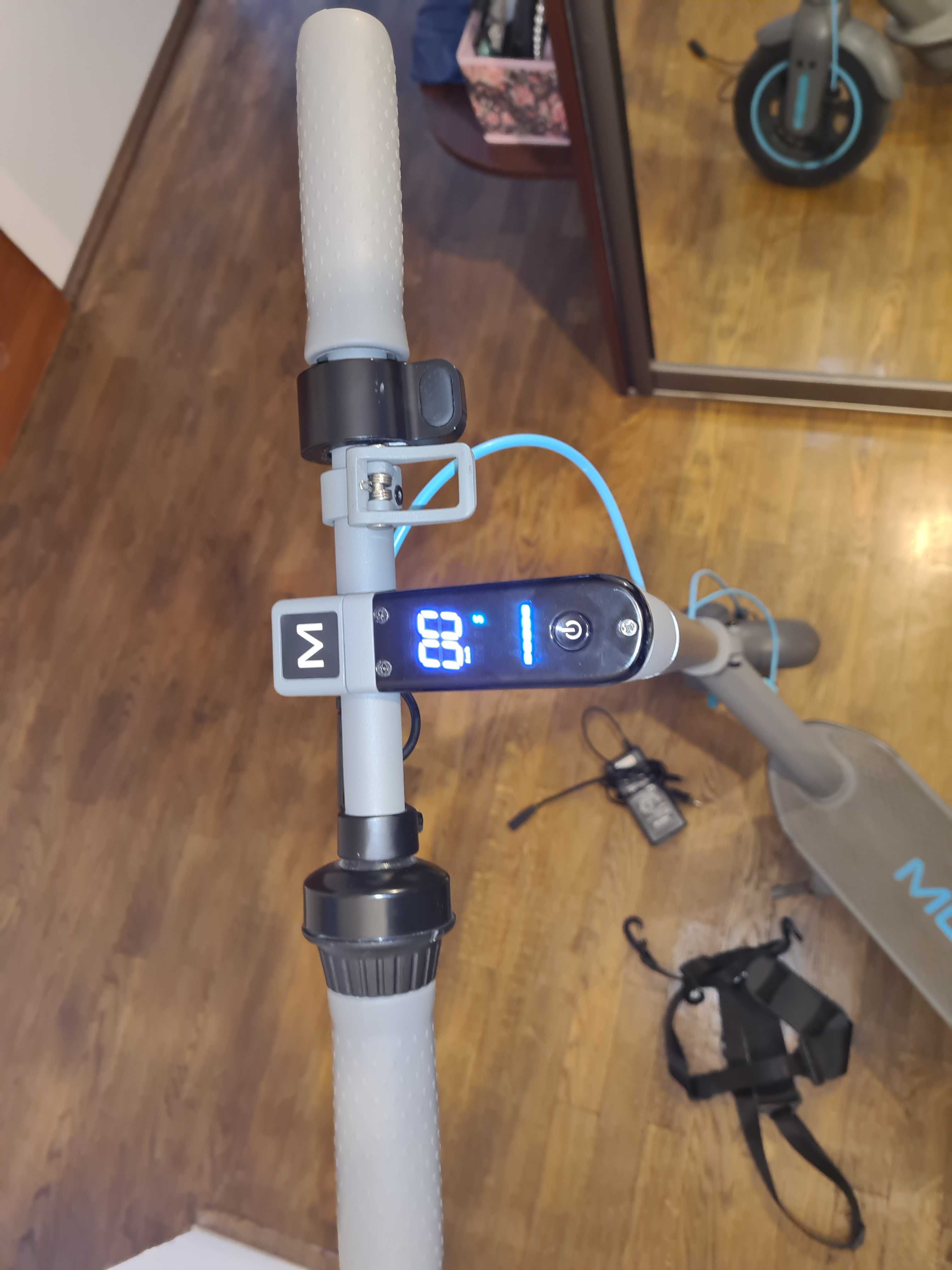 Hulajnoga elektryczna Motus Scooty 10 2022