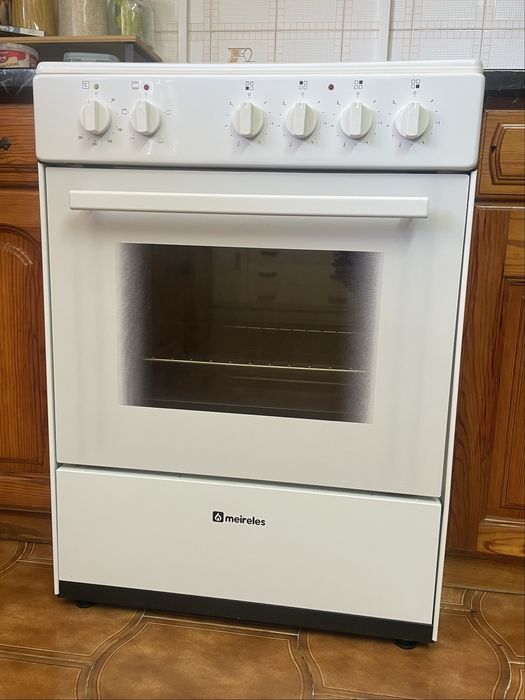 Fogão MEIRELES E 604 W.1 (Elétrico de Vitrocerâmica)