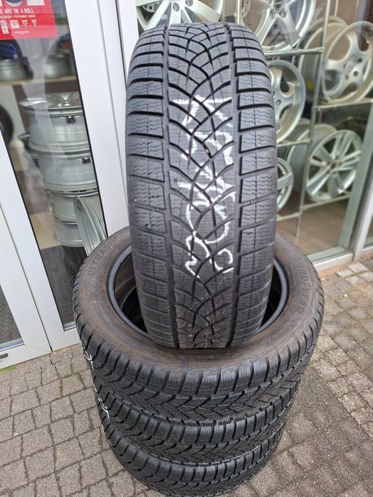 235/50R19 99V Goodyear Ultragrip performance gen-1 KZ102 K5