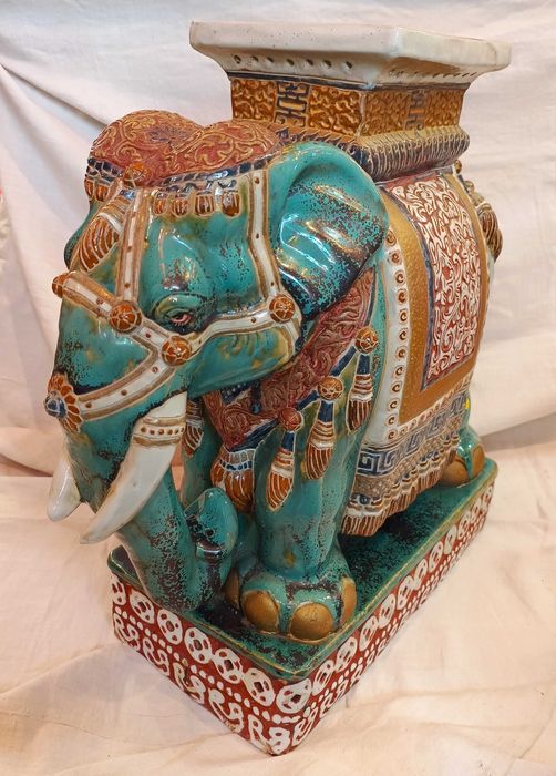 Bancos Jardim Elefantes Cerâmica