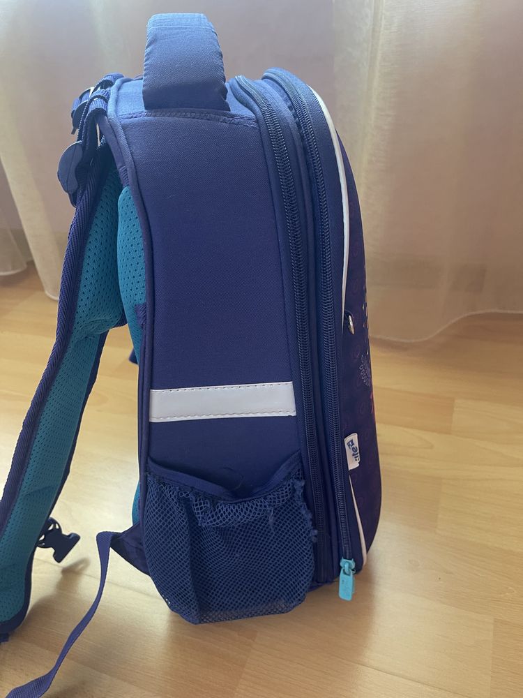 Рюкзак для дівчинки шкільний