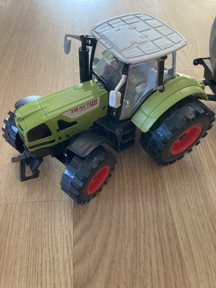 Traktor z beczką