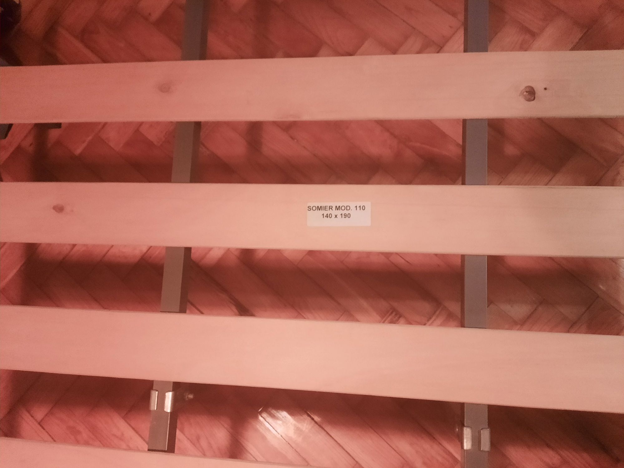 Estrado de cama com 8 pés
