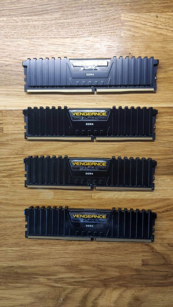 Pamięć RAM 16GB Corsair Vengeance LPX DDR4 3000MHz CL16 4x4GB
