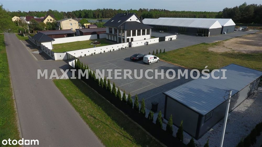 Dom z 3 Halami i biurem w Krępicy gm. Płońsk.