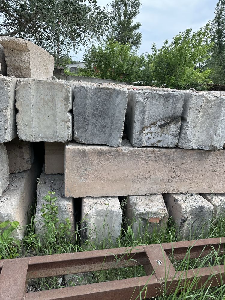 Продам кирпич облицовочный, шамотный-огнеупорный, блоки
