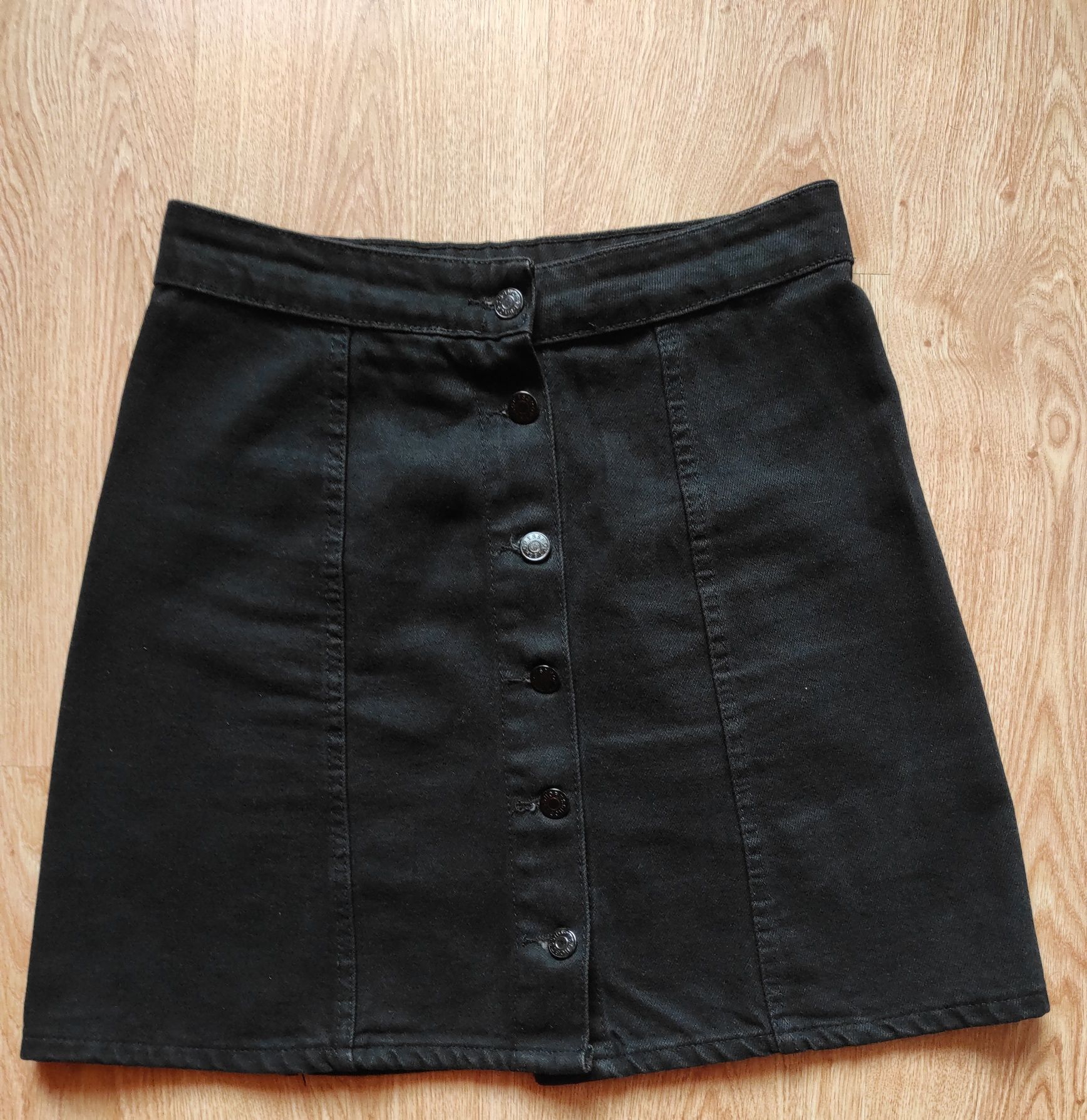 Чорна джинсова юбка