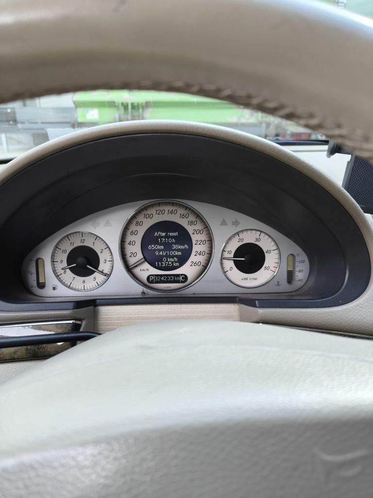 W211 e320 mercedes