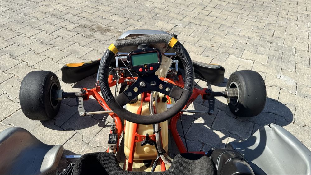 Vende-se 2 Kartings Rotax c/ atrelado