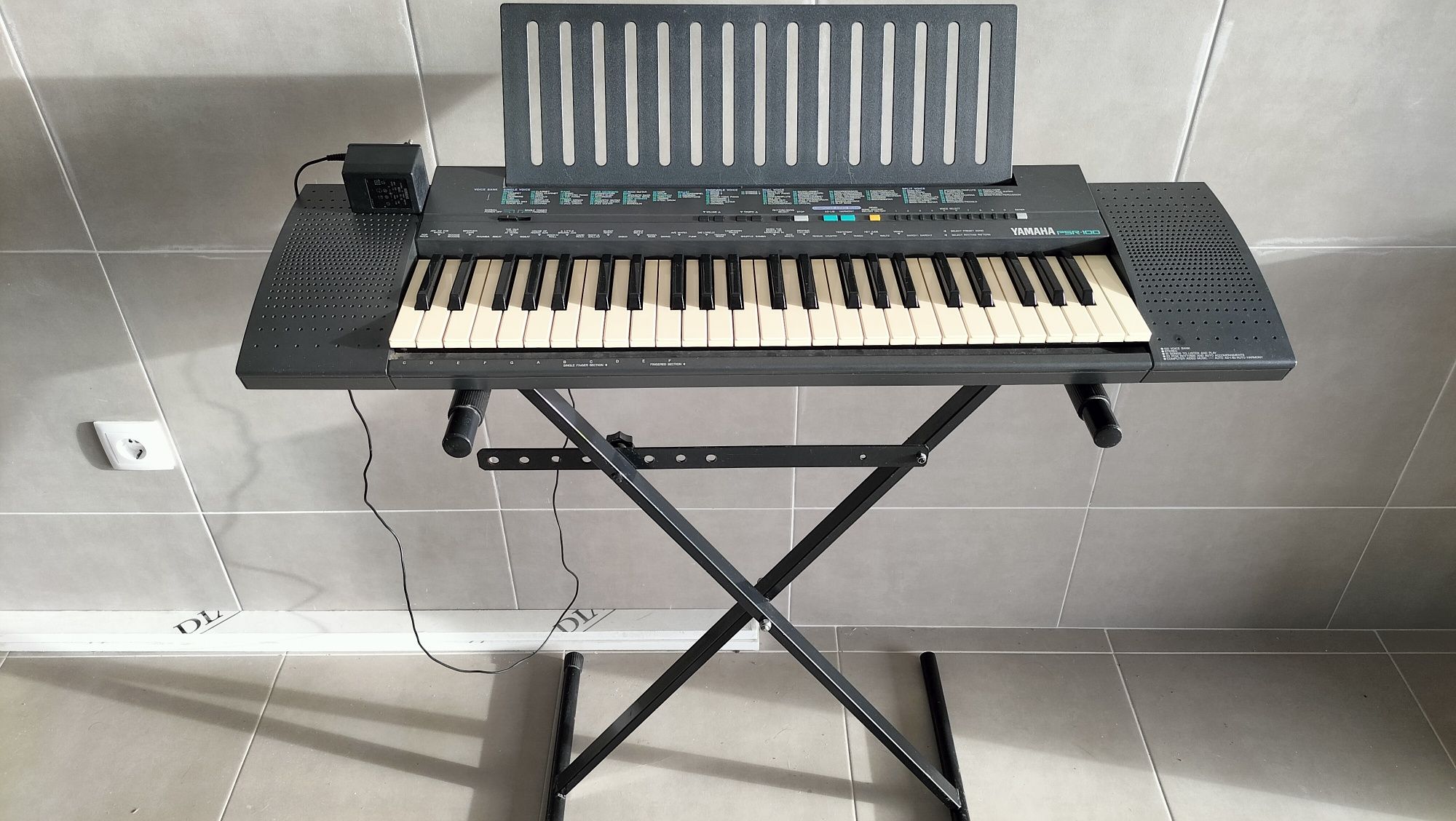 Orgao Yamaha  com Tripé e Transformador