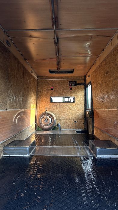 Вантажні перевезення / Бус 18 м³ / Переїзди / Доставка