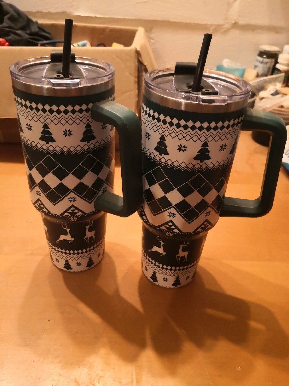 Kubki termiczne z świątecznym wzorem 1.8l